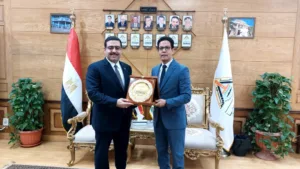 رئيس جامعة بنها يستقبل وزير التجارة العراقي