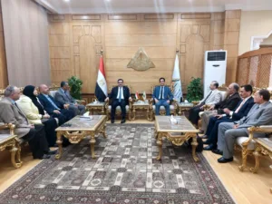 رئيس جامعة بنها يستقبل وزير التجارة العراقي