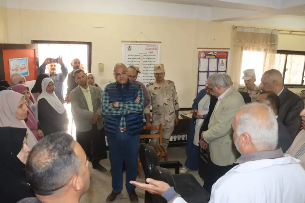 محافظ القليوبية يتابع انتظام سير العملية التعليمية بمدارس كفر شكر محافظ القليوبية يتابع انتظام سير العملية التعليمية بمدارس كفر شكر