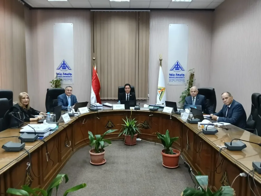 رئيس جامعة بنها يترأس لجنة اختيار عميد كلية الهندسة بشبرا رئيس جامعة بنها يترأس لجنة اختيار عميد كلية الهندسة بشبرا