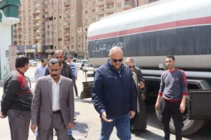 عقب تحريك أسعار الوقود .. محافظ القليوبيه يتفقد محطات السيارات والمواقف - صور