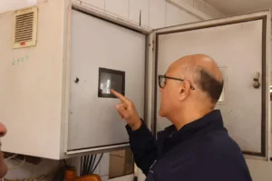 عقب تحريك أسعار الوقود .. محافظ القليوبيه يتفقد محطات السيارات والمواقف - صور