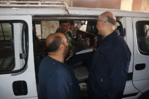 عقب تحريك أسعار الوقود .. محافظ القليوبيه يتفقد محطات السيارات والمواقف - صور