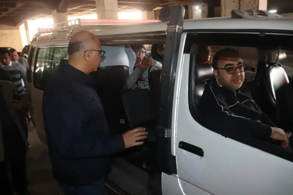 عقب تحريك أسعار الوقود .. محافظ القليوبيه يتفقد محطات السيارات والمواقف - صور عقب تحريك أسعار الوقود .. محافظ القليوبيه يتفقد محطات السيارات والمواقف - صور