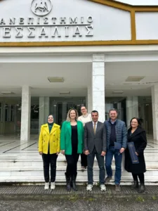 لتعزيز الشراكة البحثية والأكاديمية .. وفد جامعة بنها يزور جامعة ثيساليا باليونان