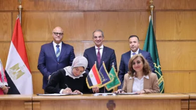 وزير الاتصالات يشهد توقيع مذكرة تفاهم لبناء القدرات الرقمية لأهالي القليوبية - صور
