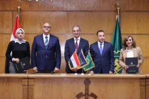 وزير الاتصالات يشهد توقيع مذكرة تفاهم لبناء القدرات الرقمية لأهالي القليوبية - صور