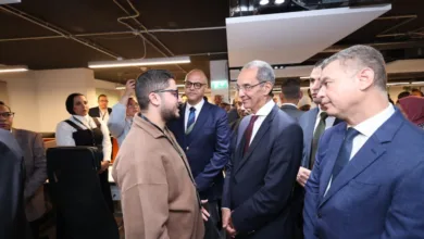 وزير الاتصالات يلتقي 350 مهندس يصدرون خدمات رقمية ببنها