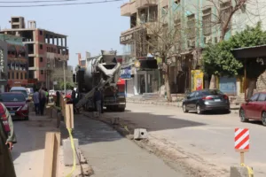 بعد قرار تحويله لاتجاه واحد.. محافظ القليوبية يتفقد شارع الشرطة العسكرية ببنها