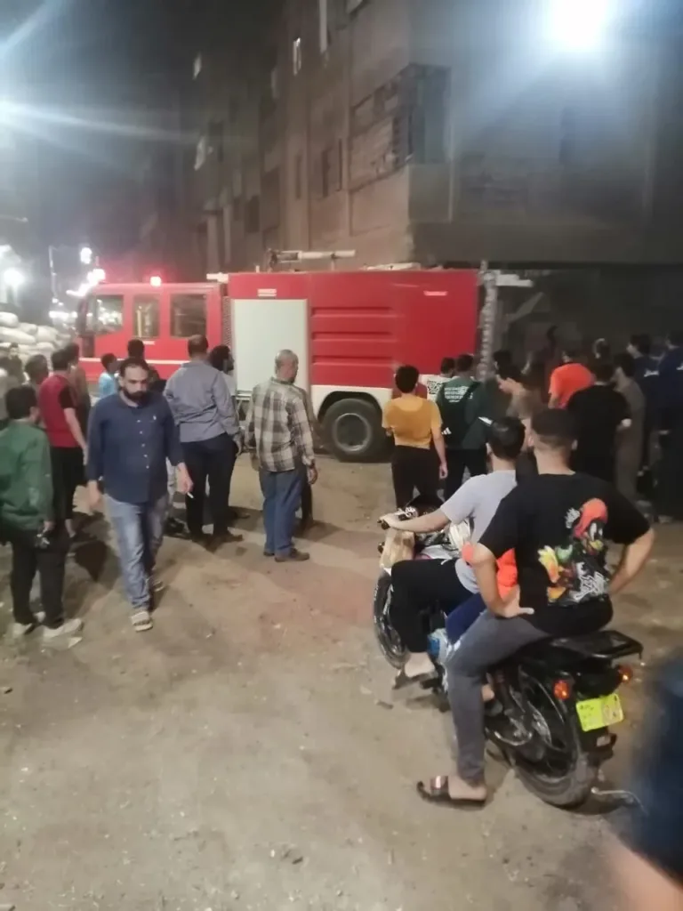 انتداب المعمل الجنائي لفحص حريق مصنع نسيج بشبرا الخيمة