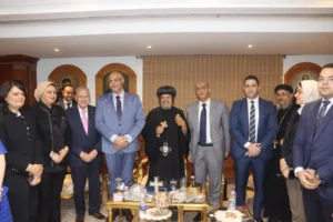 محافظ القليوبية يهنئ المسيحيين بعيد القيامة المجيد ويؤكد على وحدة النسيج الوطني - صور