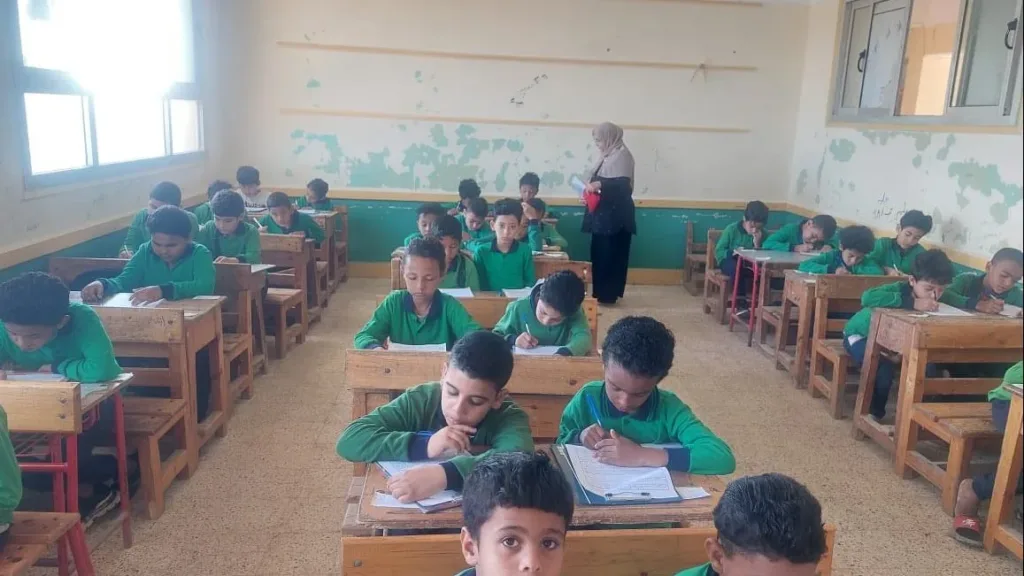 إحالة معلمة للتحقيق لتصويرها امتحان الرياضيات للصف الثالث الابتدائي بالقليوبية إحالة معلمة للتحقيق لتصويرها امتحان الرياضيات للصف الثالث الابتدائي بالقليوبية