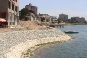 لتسريع وتيرة العمل.. محافظ القليوبية يتفقد أعمال إنشاء ممشى أهل مصر - صور