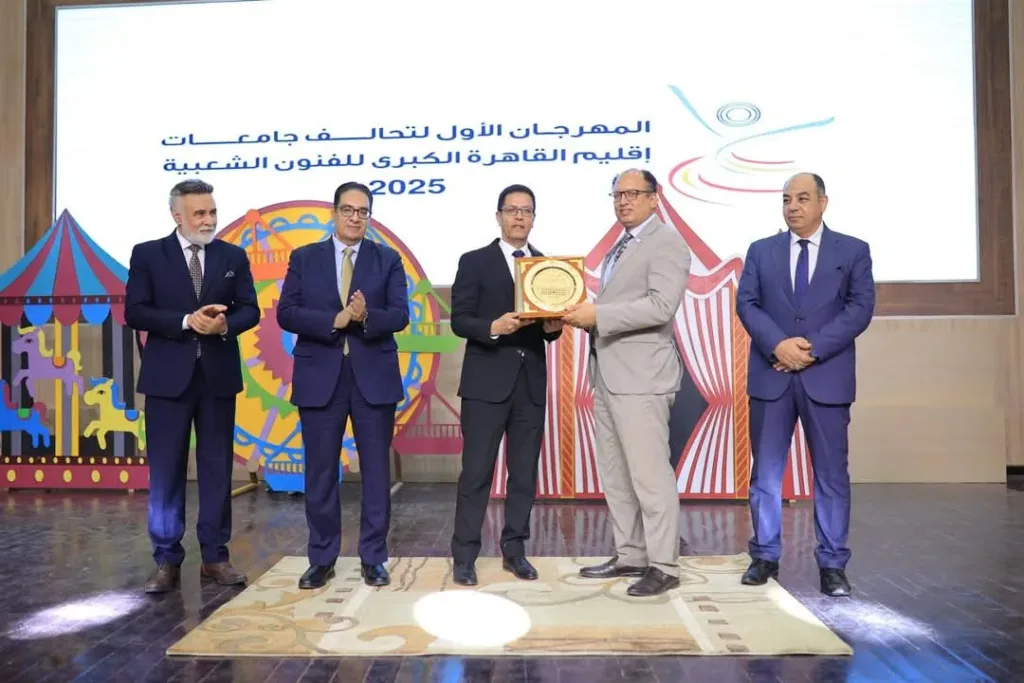 جامعة بنها تنظم المهرجان الأول لتحالف جامعات إقليم القاهرة الكبرى للفنون الشعبية - صور