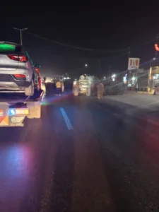 انقلاب سيارة محملة بالحديد بالطريق الزراعي بالقليوبية - صور