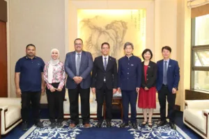 رئيس جامعة بنها يلتقى رئيس جامعة وسط الصين الزراعية - صور