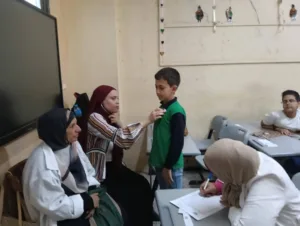 جامعة بنها تواصل قوافلها الطبية بمدارس القليوبية - صور