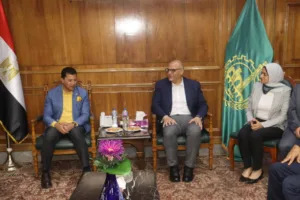 وزير الشباب والرياضة يصل القليوبية لبدء جولة تفقدية موسعة بالمحافظة - صور