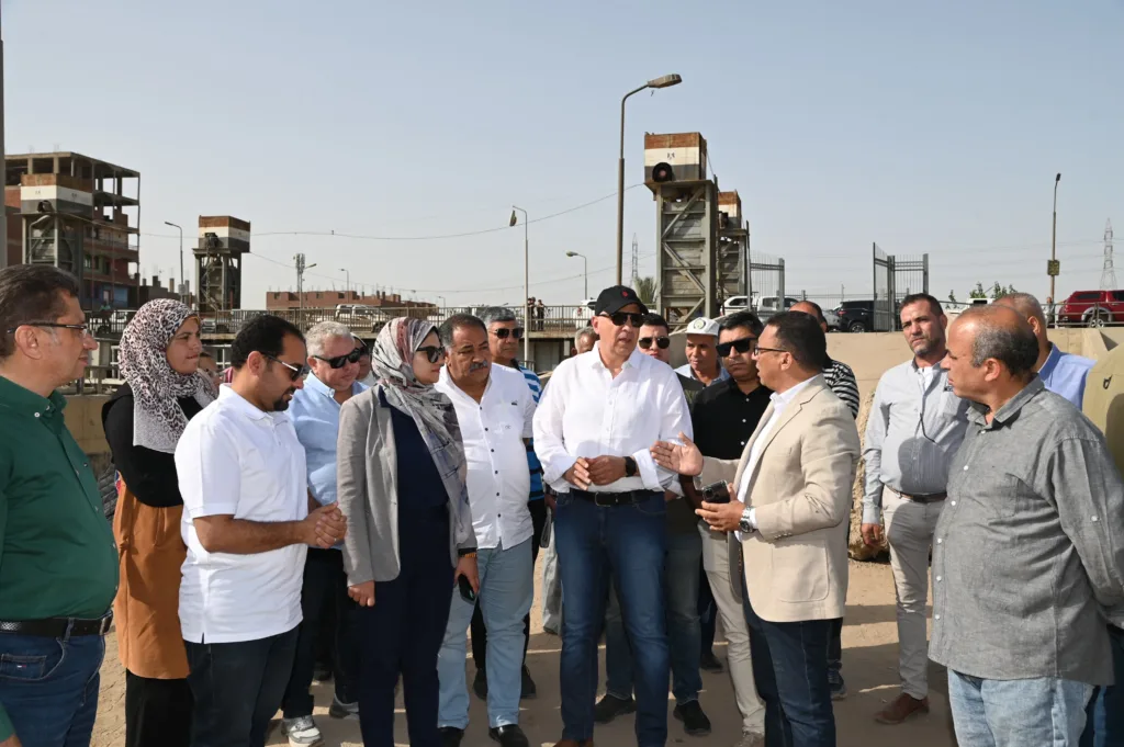 وزير الري يتفقد حالة الري وأعمال تطهيرات الترع بالقليوبية