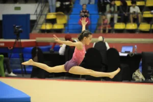 تألق لارا أحمد في بطولة الجمهورية للجمباز الفني