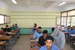 محافظ القليوبية يتفقد لجان الدبلومات الفنية بمدينة بنها - صور