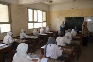محافظ القليوبية يتفقد لجان الدبلومات الفنية بمدينة بنها - صور