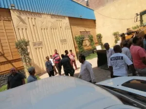 في استجابة سريعة من محافظ القليوبية.. حملة مكبرة لرفع الإشغالات بشارع 135 بحي غرب شبرا الخيمة - صور