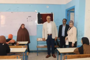 محافظ القليوبية يتفقد لجان الشهادة الإعدادية