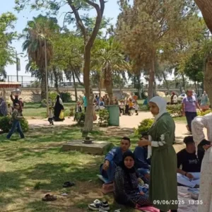 توافد المواطنون على حدائق القناطر الخيرية في رابع أيام عيد الأضحى - صور