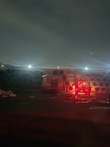محافظ القليوبية ومدير الأمن يتوجهان لموقع حريق مصنع القناطر الخيرية - صور