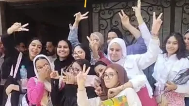 طلاب الإعدادية يحتفلون بانتهاء الامتحانات بالقليوبية