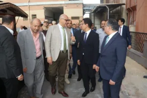 محافظ القليوبية يرسم البهجة والفرحة على الأطقم الطبية والمرضى في أول أيام عيد الأضحى