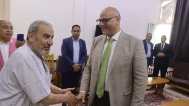 محافظ القليوبية يقدم التهنئة للمسنين ويقدم لهم الهدايا والورود - صور محافظ القليوبية يقدم التهنئة للمسنين ويقدم لهم الهدايا والورود - صور