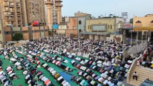 صلاة عيد الفطر في مجمع مدارس الشبان تحت رعاية هيئة الشبان العالمية