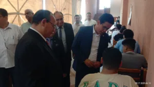 رئيس جامعة بنها يتفقد سير الامتحانات بكلية الحقوق - صور