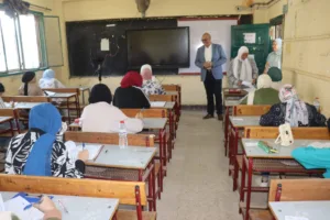 محافظ القليوبية يتفقد لِجان امتحانات الثانوية العامة للاطمئنان على سير الامتحانات