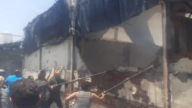 النيابة تعاين موقع حريق مخزن دعاية وإعلان بالعبور النيابة تعاين موقع حريق مخزن دعاية وإعلان بالعبور