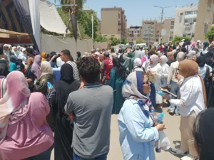 تباين آراء طلاب الثانوية العامة حول امتحان مادتي الفيزياء والتاريخ بالقليوبية - صور