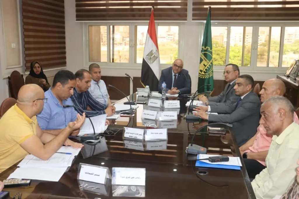 محافظ القليوبية يترأس إجتماع اللجنة العليا للإعلانات بمحافظة القليوبية