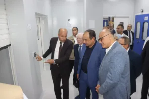 وزير قطاع الأعمال العام يتفقد تطوير مصانع "النصر للكيماويات الدوائية" - صور