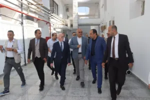 وزير قطاع الأعمال العام يتفقد تطوير مصانع "النصر للكيماويات الدوائية" - صور