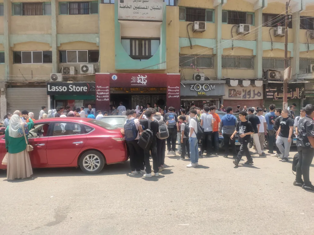 الإنجليزي صعب والدين في المتناول.. تباين آراء طلاب الشهادة الإعدادية حول الامتحانات بالقليوبية