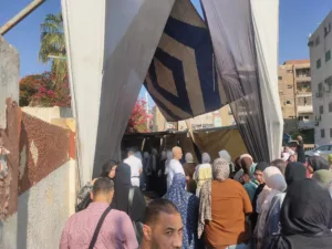 توافد طلاب الثانوية العامة على لجان الامتحانات بالقليوبية - صور