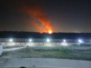الدفع ب 10 سيارات إطفاء للسيطرة على حريق اندلع في نخيل بالخانكة