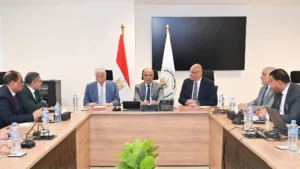 وزير الري يستقبل مستشار رئيس الجمهورية للتنمية المحلية ومحافظ القليوبية لمناقشة أعمال تطوير الكورنيش بالمحافظة