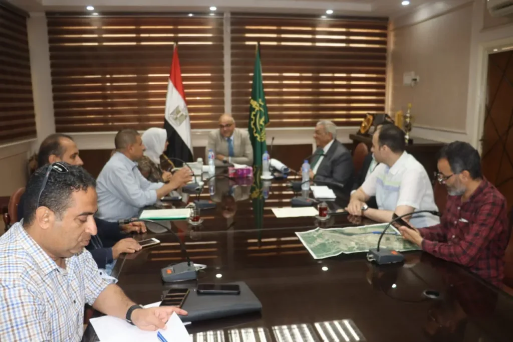 محافظ القليوبية ومساعد وزيرة التنمية المحلية يبحثان مستجدات المرحلة الرابعة من "ممشى أهل مصر"