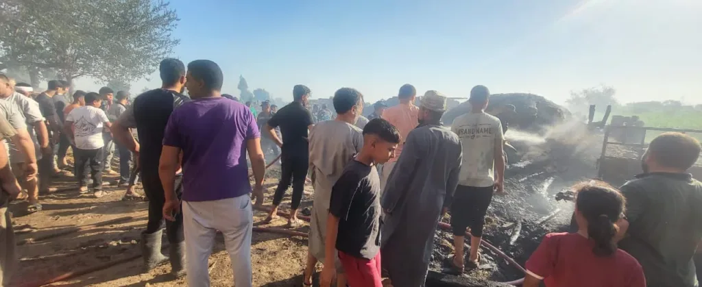 السيطرة على حريق بمنزلين عشوائيين في طوخ دون خسائر بشرية السيطرة على حريق بمنزلين عشوائيين في طوخ دون خسائر بشرية