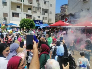 شماريخ وبلالين.. أبرز مظاهر احتفال طلاب الثانوية العامة بالقليوبية بختام الماراثون - صور