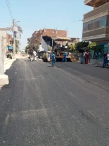 محافظ القليوبية يتابع رصف الطرق الداخلية بقرى شبين القناطر ضمن "حياة كريمة"