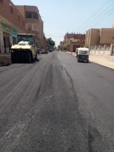 محافظ القليوبية يتابع رصف الطرق الداخلية بقرى شبين القناطر ضمن "حياة كريمة"